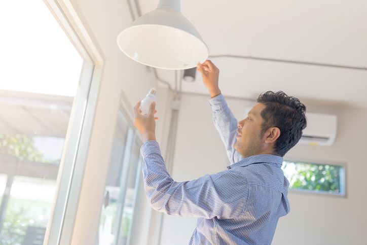 Campanha aborda o que saber antes de comprar uma lâmpada LED