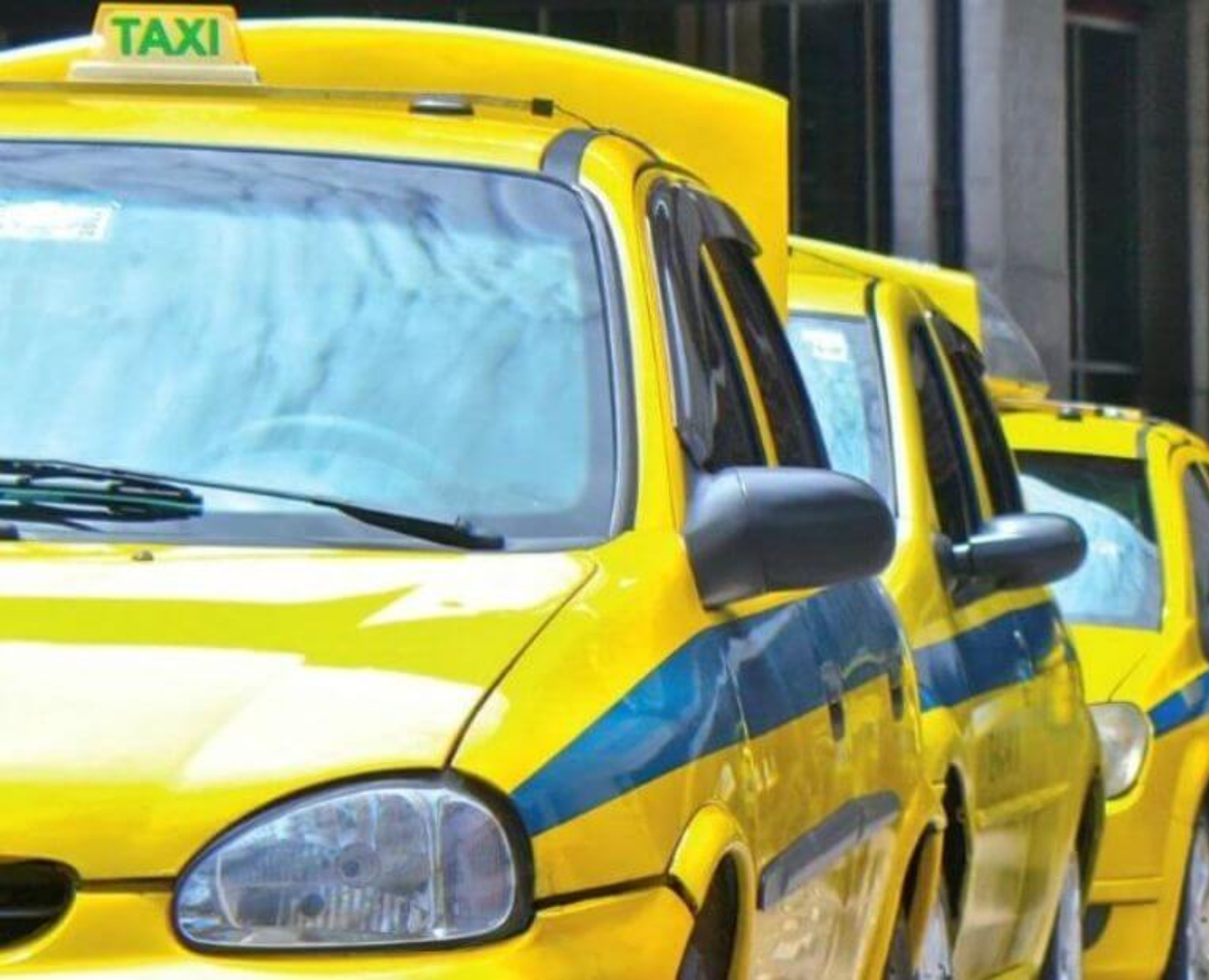 Auxílio: 301 mil taxistas recebem R$ 2 mil no dia 16