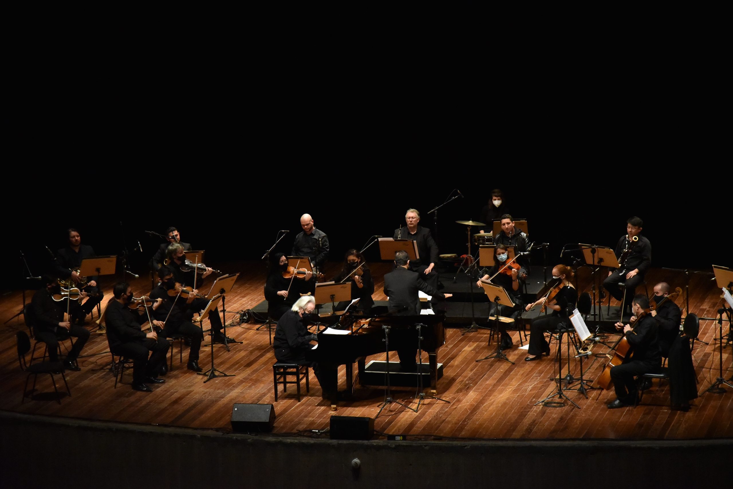 Orquestra de Cordas Bachiana Filarmônica e maestro João Carlos Martins se apresentam no Teatro Liberdade