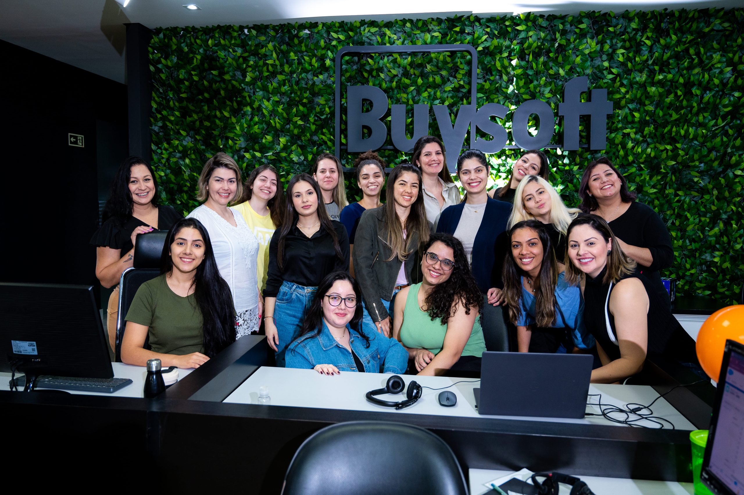 De Maringá, Buysoft aumenta em 20% o quadro de colaboradores, reforça presença feminina e tem vagas abertas