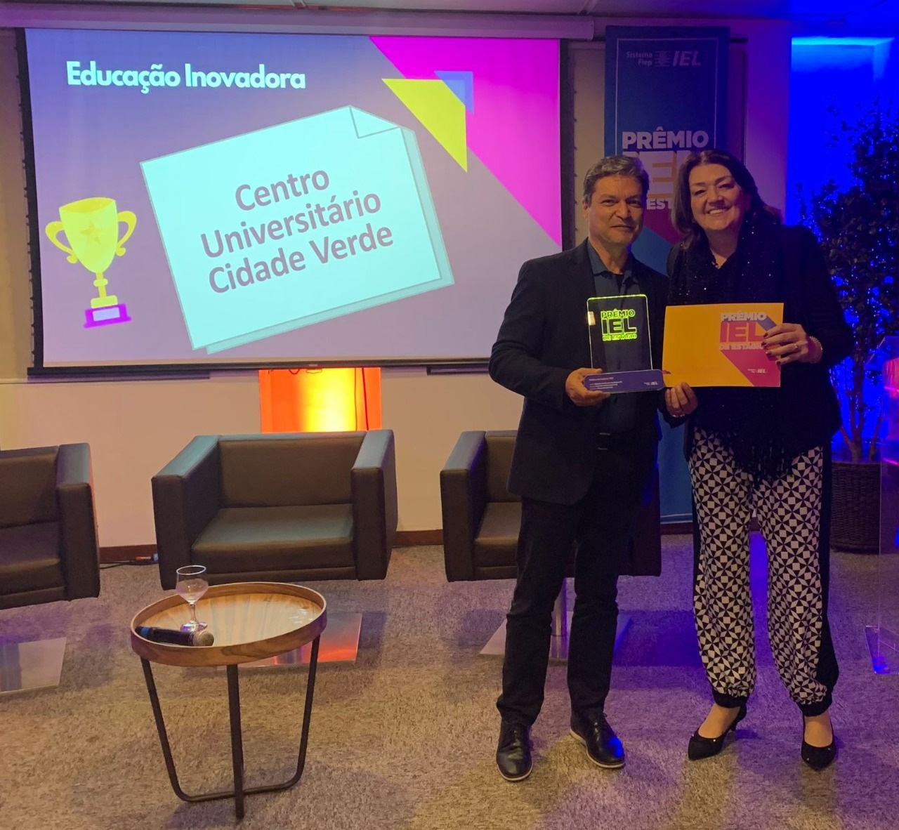 UniCV recebe prêmio do IEL Paraná por melhores práticas de estágio