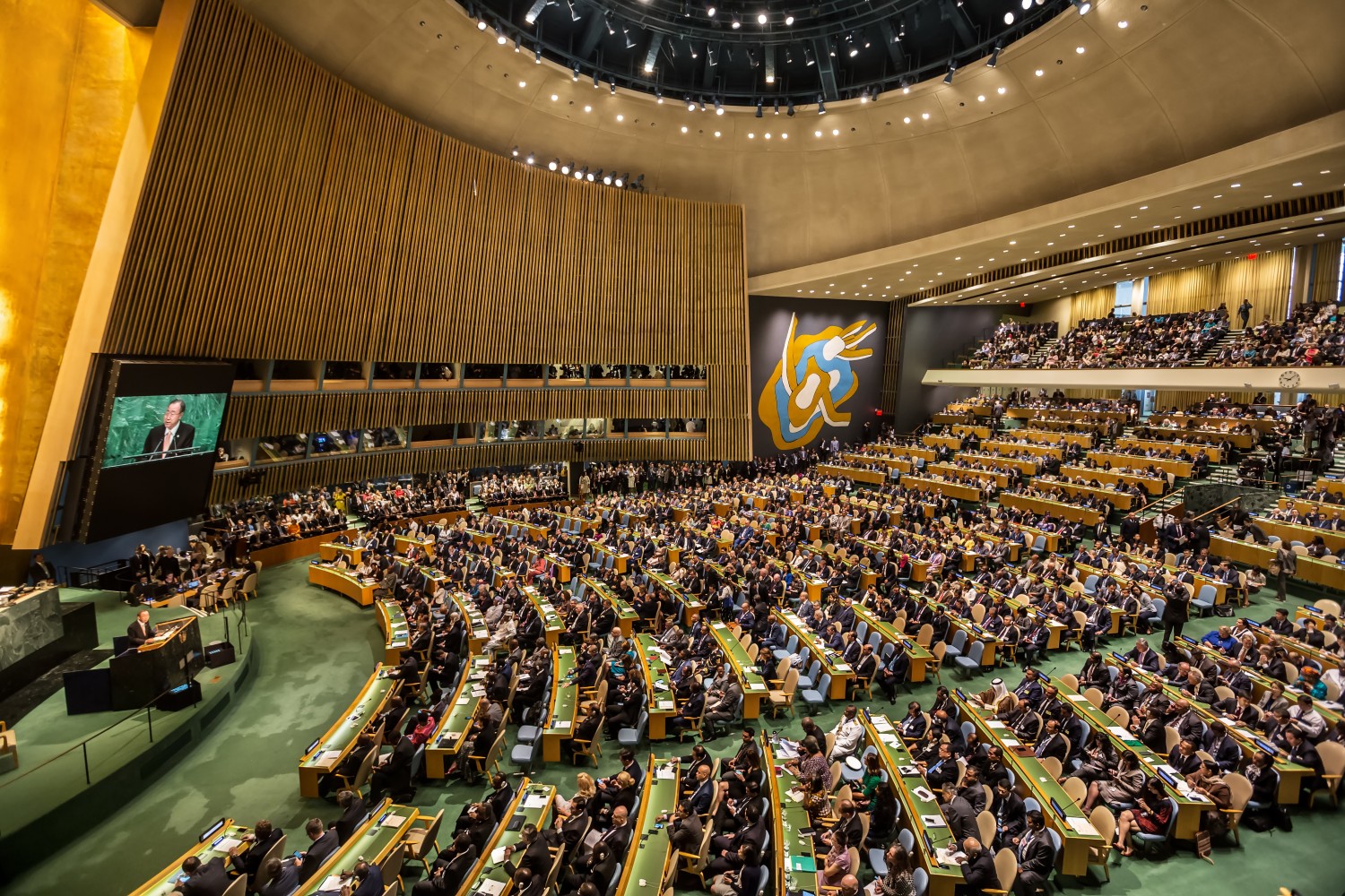 A 77ª Assembleia Geral das Nações Unidas aborda crises complexas e interligadas