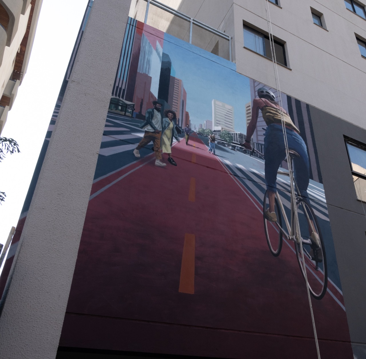 Mural do artista Apolo Torres colore novo empreendimento em Pinheiros