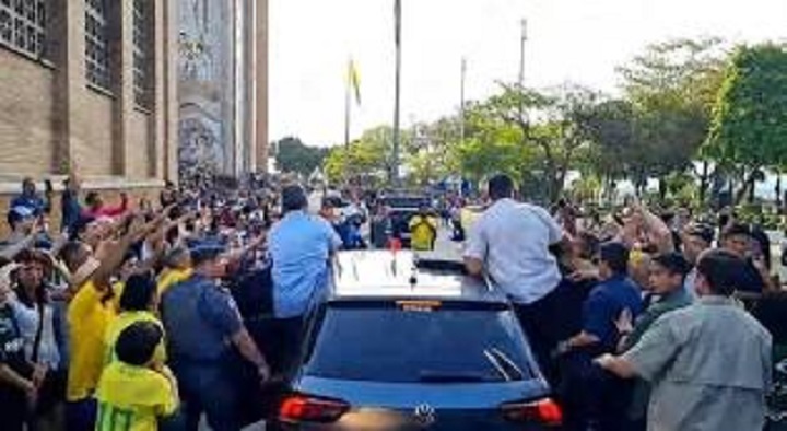 Bolsonaro desrespeita fé cristã ao pedir votos em Aparecida