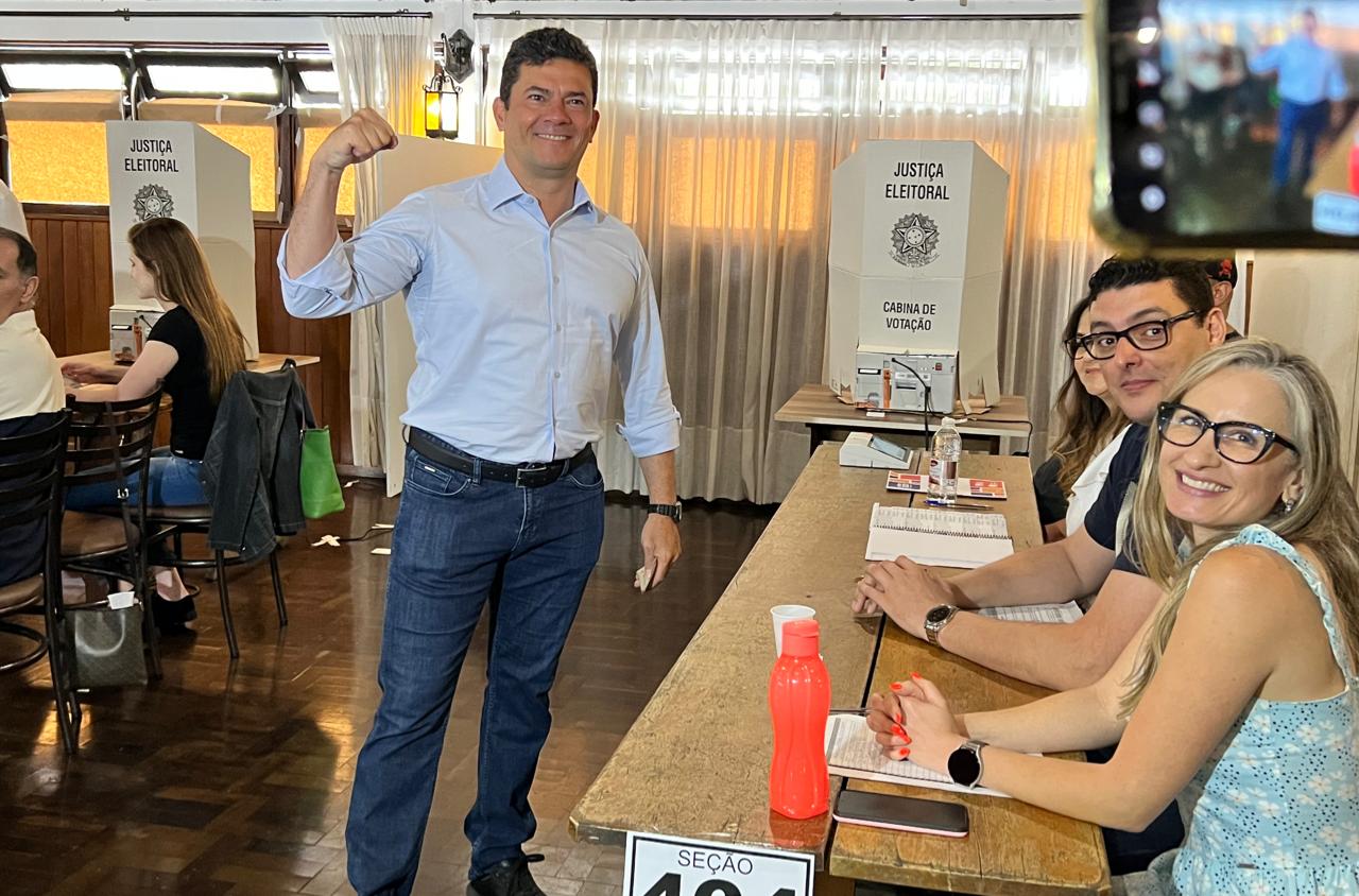 Sergio Moro vota em curitiba e pede tolerância à população