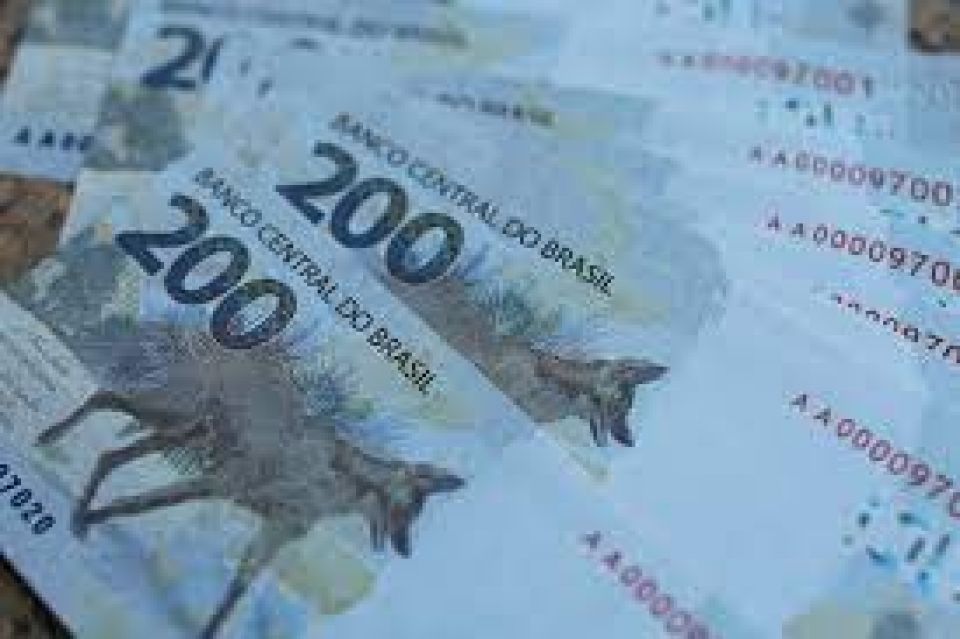 Prefeitura de Maringá antecipa segunda parcela do 13º salário e injeta R$ 21,3 milhões na economia