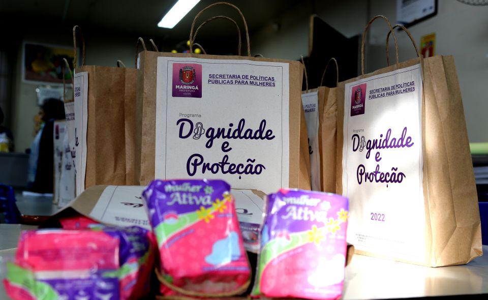 ′Programa Dignidade e Proteção′ distribui cerca de 6 mil absorventes e coletores menstruais em 2022