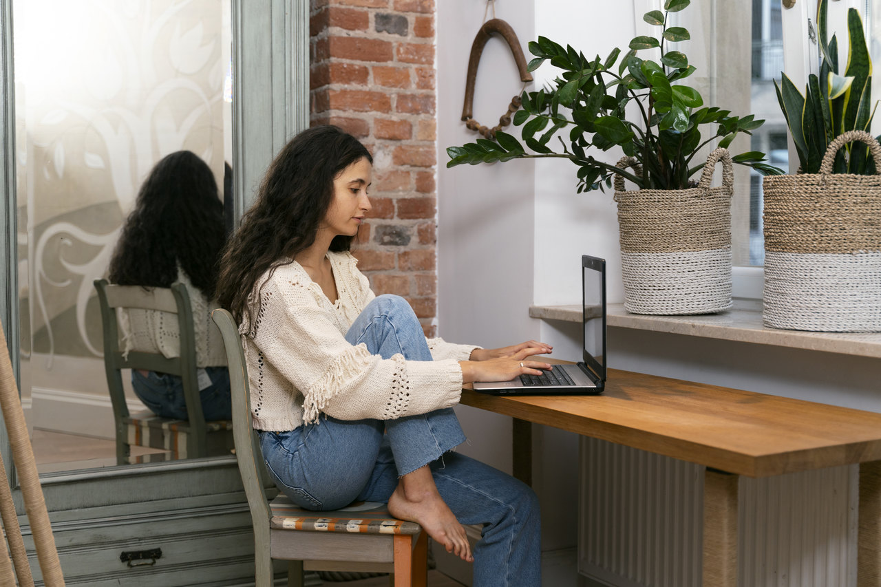 Trabalho híbrido é preferência entre empresas e funcionários