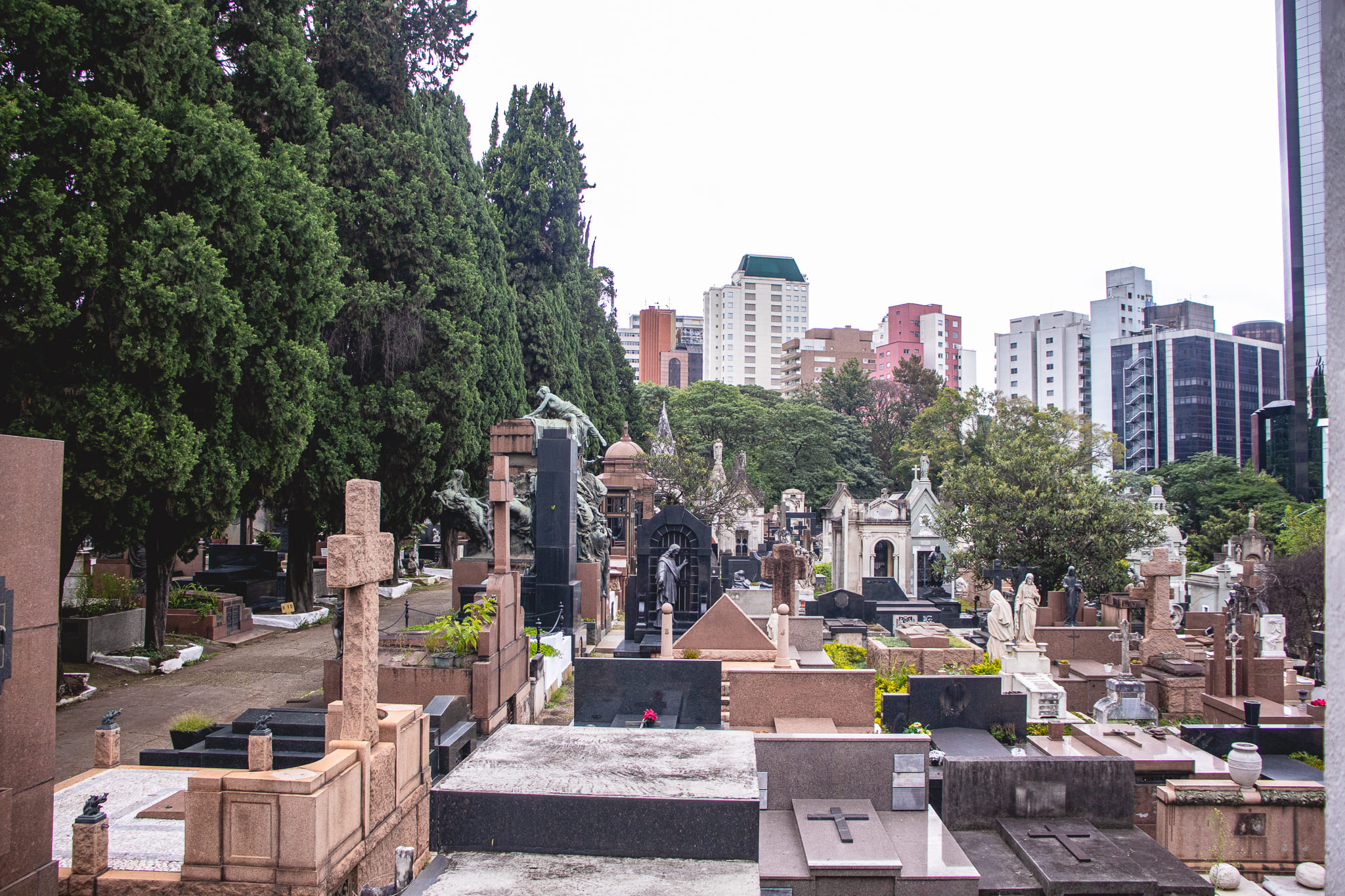 Visitas guiadas no cemitério da Consolação são retomadas de forma ampliada