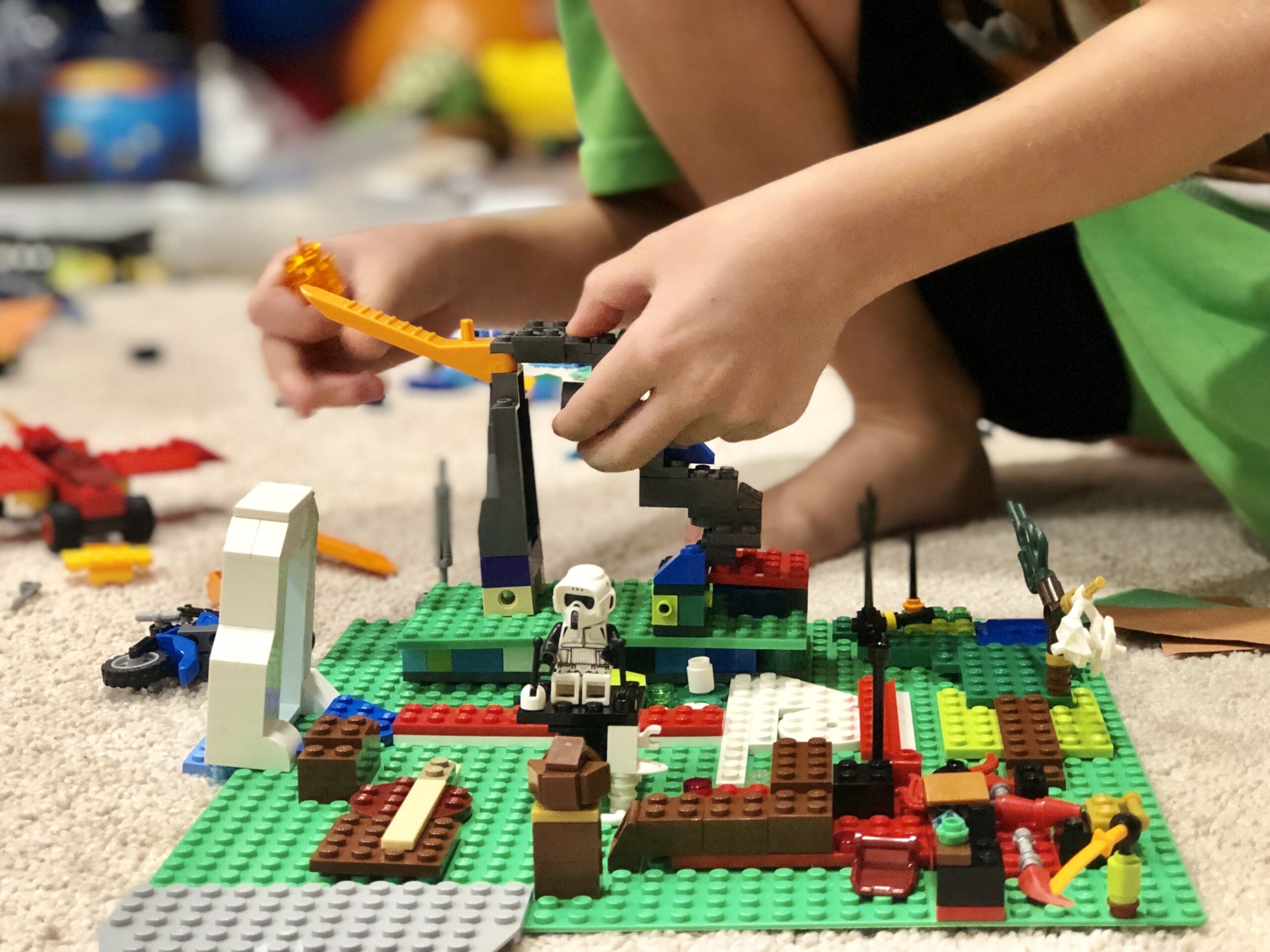 LEGO, Disney e Positivo selecionam escolas públicas para receberem materiais de robótica