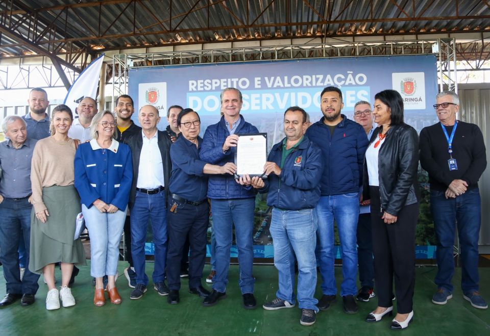 Em avanço histórico, prefeito Ulisses Maia assina lei que garante gratificação salarial aos motoristas