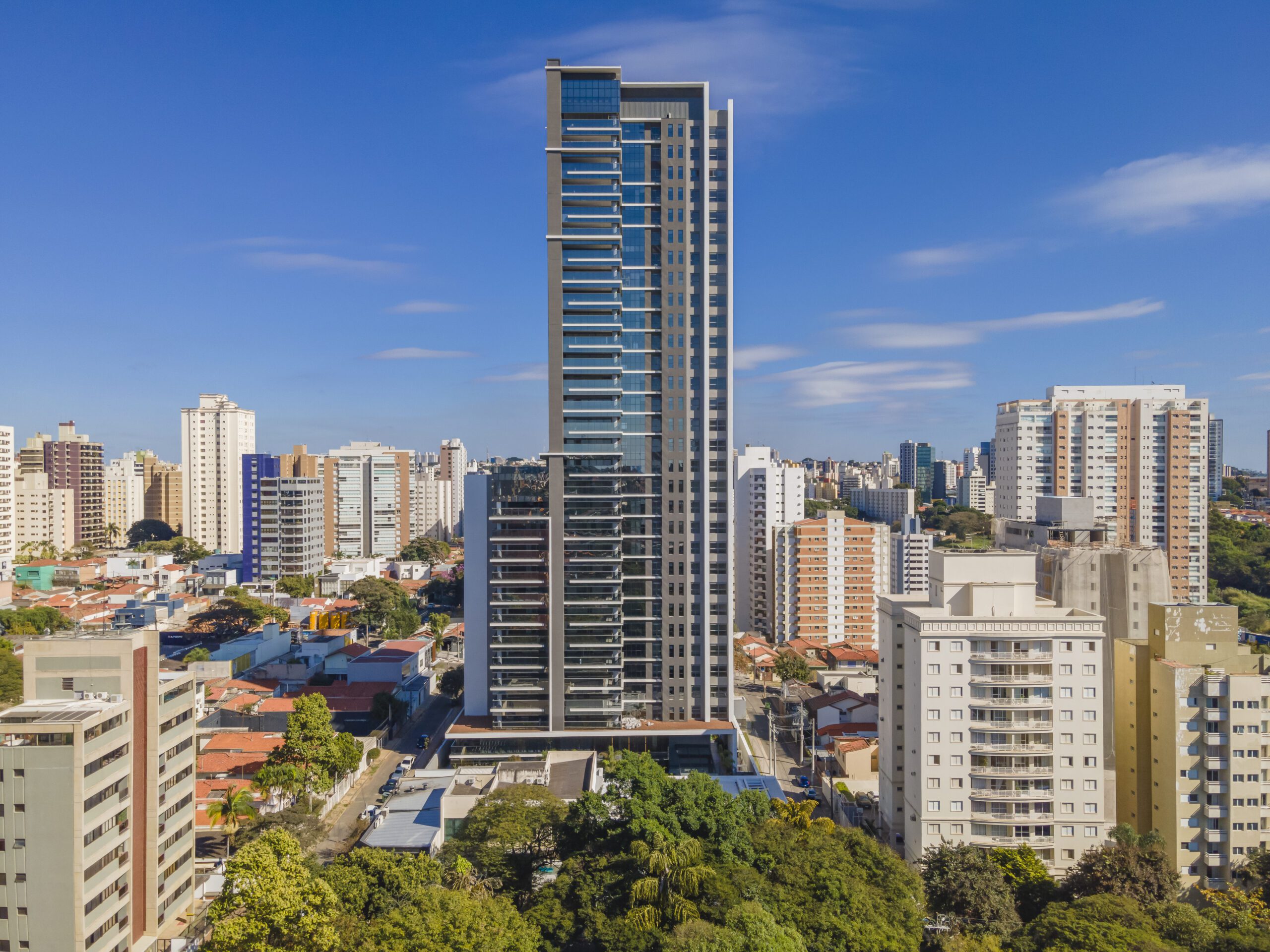 Skyline de Campinas se renova com entrega do prédio de alto padrão mais alto da cidade
