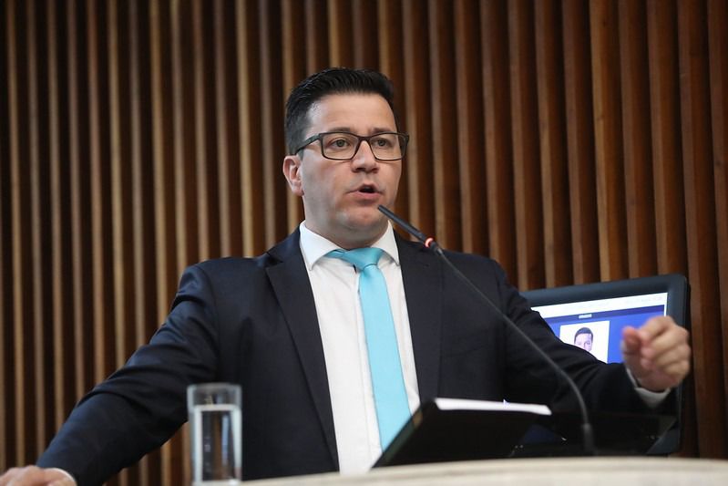 “Paraná virou um estado marcado por conflito de interesses”, denuncia deputado Arilson