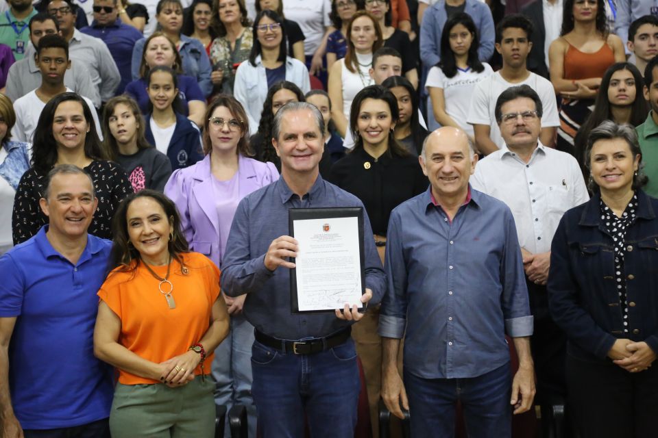 Em avanço histórico, Prefeito Ulisses Maia empossa 1ª secretária da Pessoa com Deficiência de Maringá