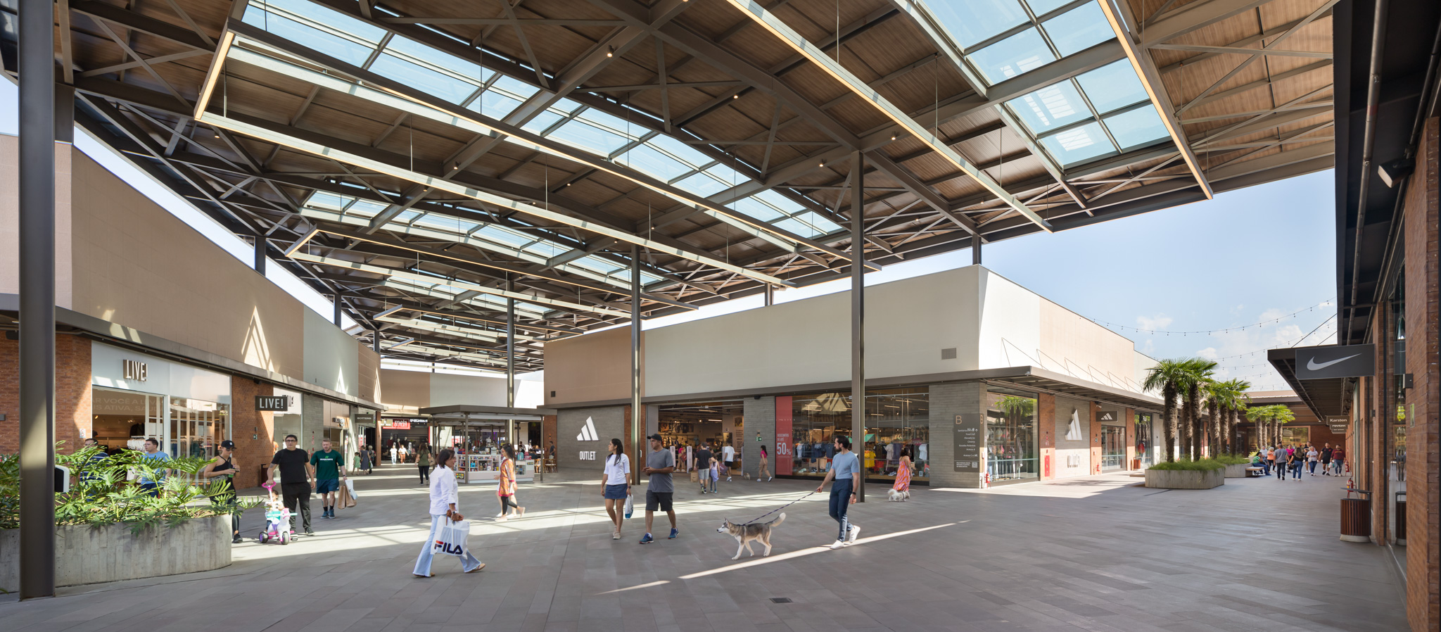 Outlet de Campo Largo cria “melhor dia para comprar calçados” com descontos agressivos às terças de abril