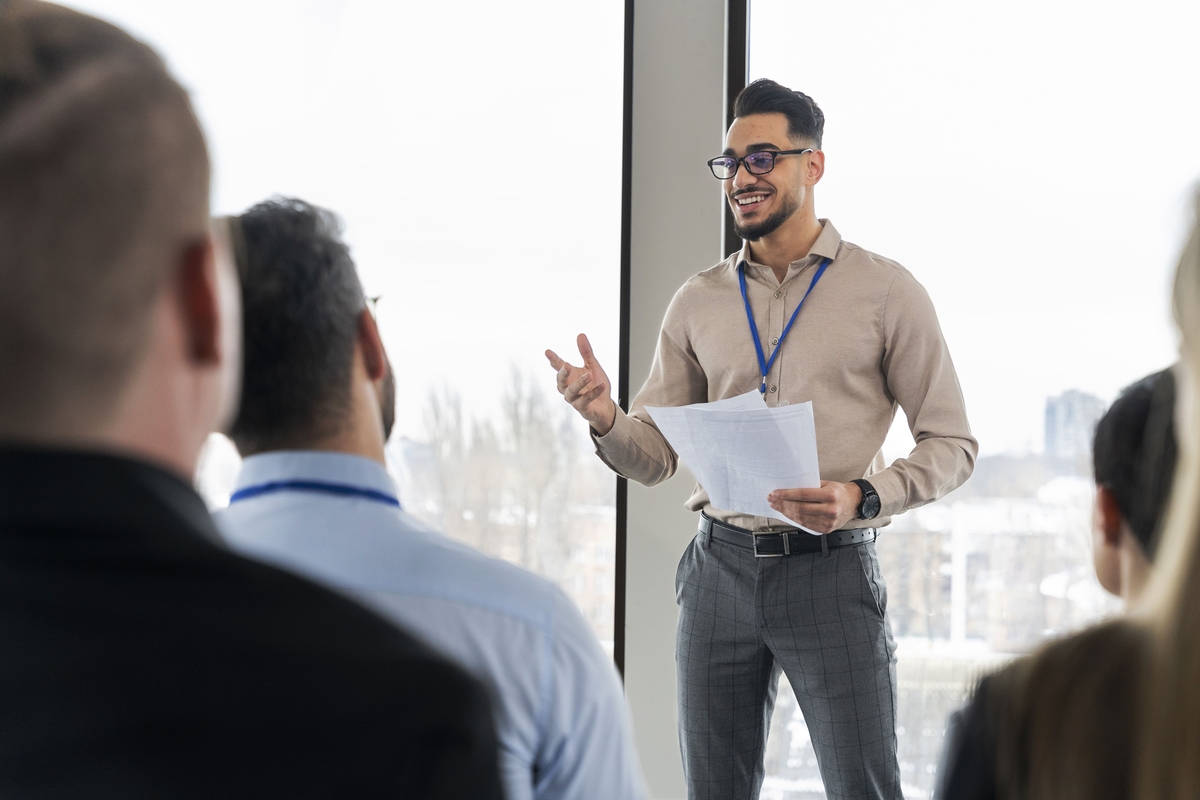 Sintelmark promove palestra exclusiva para homens sobre respeito e equidade