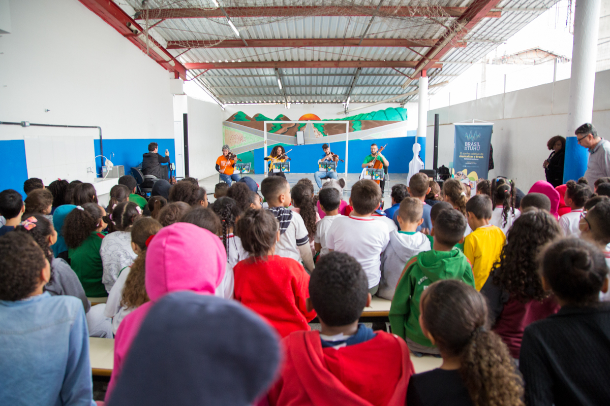 Projeto leva concertos de música para escolas públicas