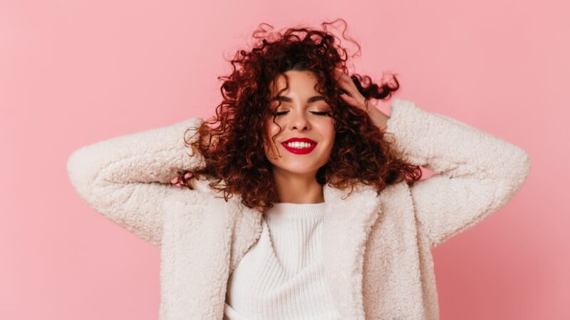 Frizz, quebra e ressecamento: como cuidar dos fios