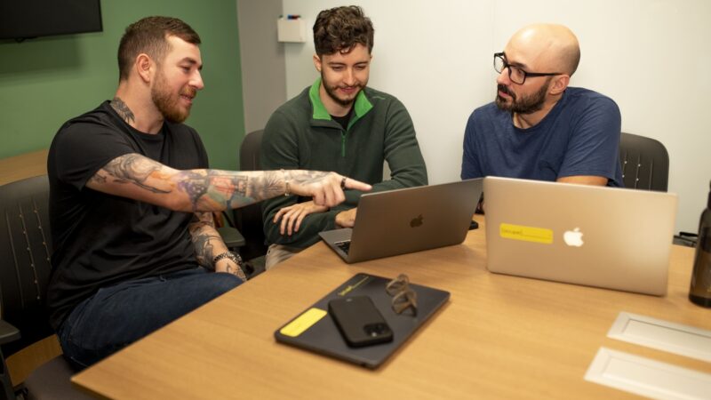 IA com dados proprietários foca no mercado SaaS para PMEs