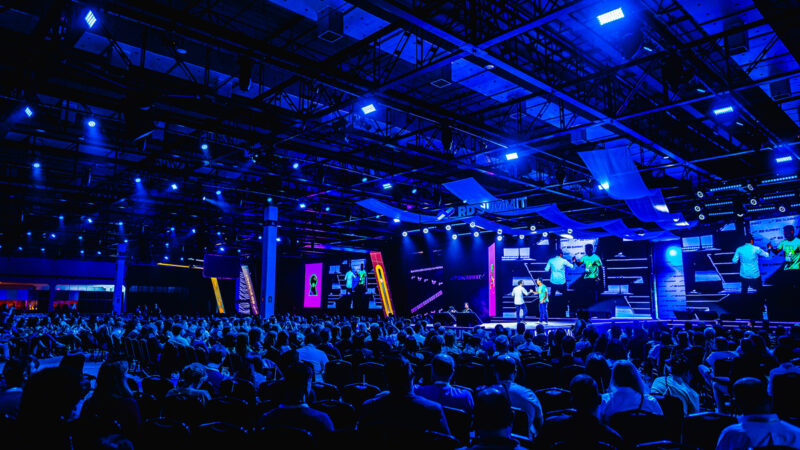 RD Summit anuncia Palco Diálogos com painéis e podcasts