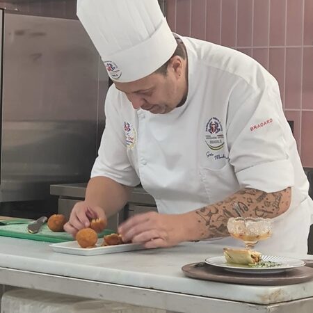 Chef Guto Medeiros apresenta a “Mandioca de Rolo” no Mesa São Paulo 2024