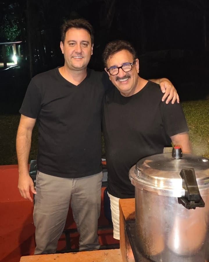 Ratinho comprou um banco ou uma “lavanderia” no Paraguai? Marcos Formighieri cobra explicações