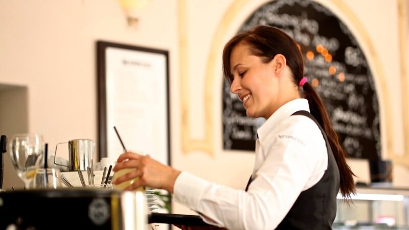 Bares e restaurantes: Sudeste e Nordeste têm mais admissões