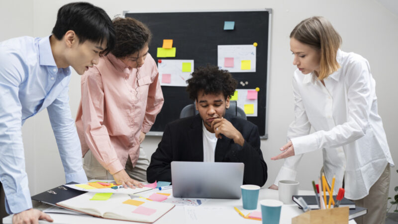Brasileiros valorizam resolução de problemas no trabalho