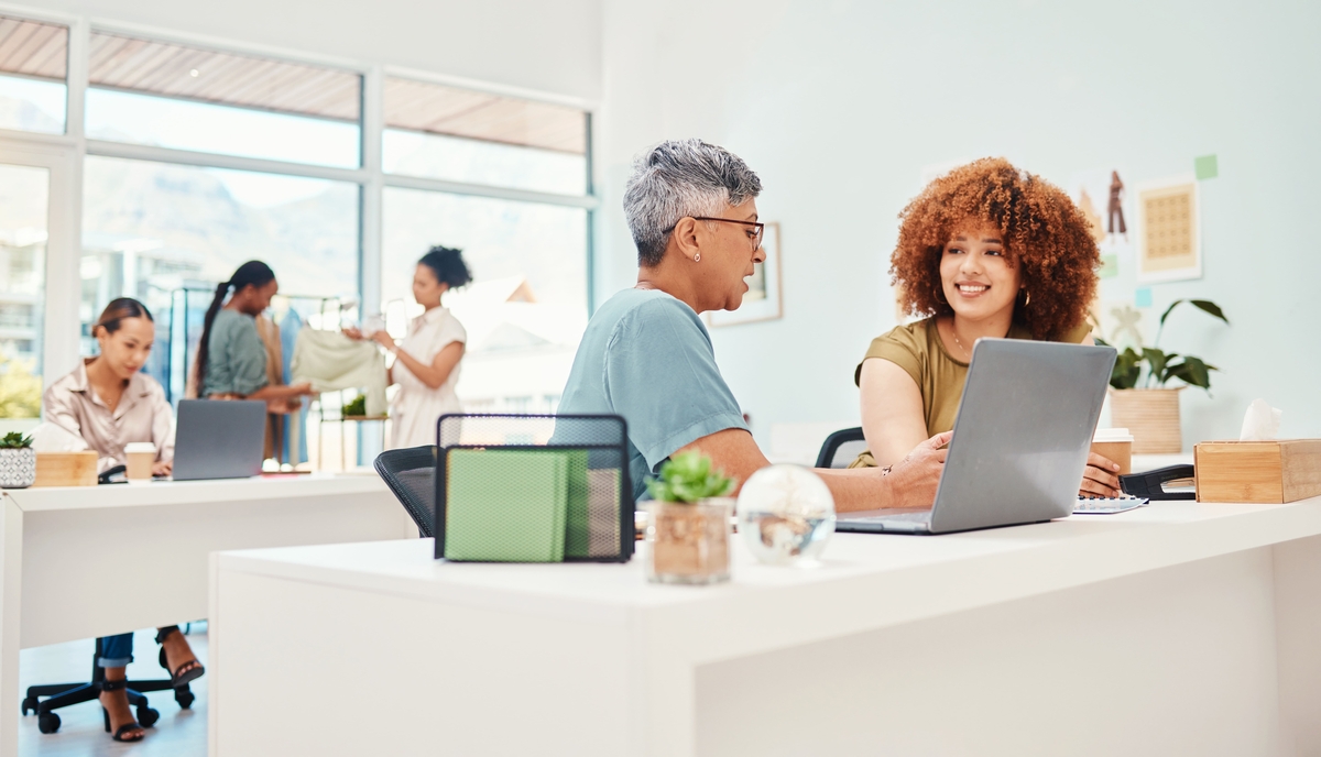 Dia do Estagiário: empresas investem em novos talentos