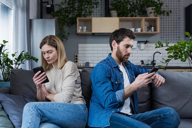 Excesso de telas e redes sociais pode impactar na reprodução humana
