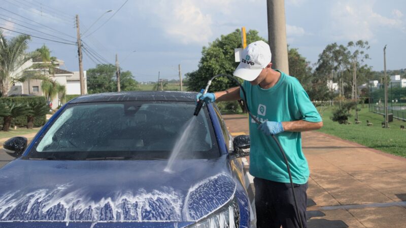 Startup brasileira investe em banho automotivo por delivery