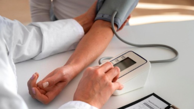 Cuidar da mente também ajuda a controlar a pressão alta