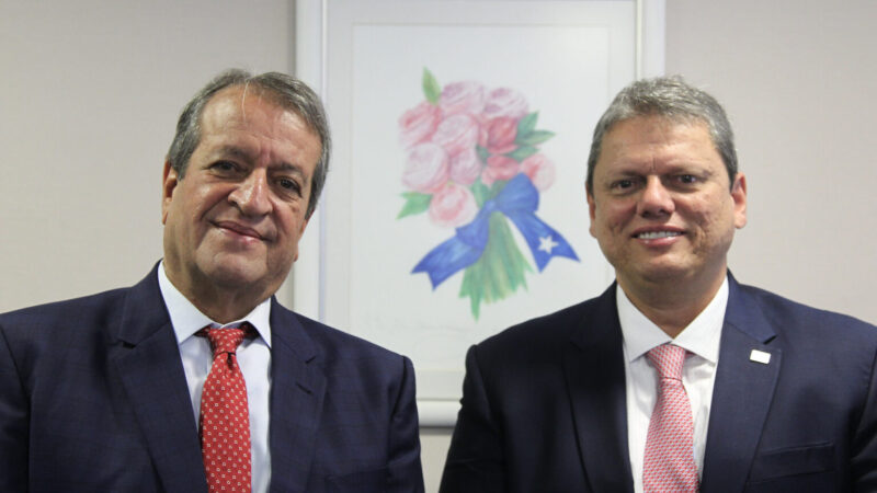 Tarcísio e Valdemar da Costa Neto reconhecem vitória de Lula e deixam Flávio Bolsonaro isolado na contestação das urnas