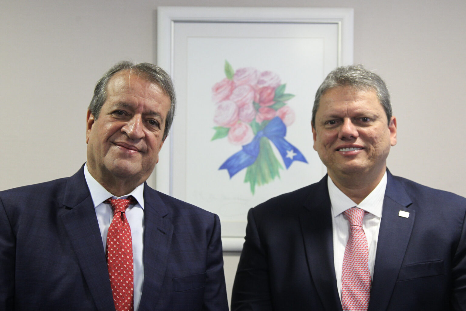 Tarcísio e Valdemar da Costa Neto reconhecem vitória de Lula e deixam Flávio Bolsonaro isolado na contestação das urnas