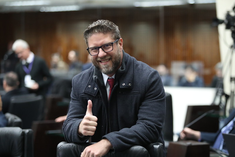Eleições 2026: pesquisa consolida Requião Filho como principal adversário de Sergio Moro no Paraná