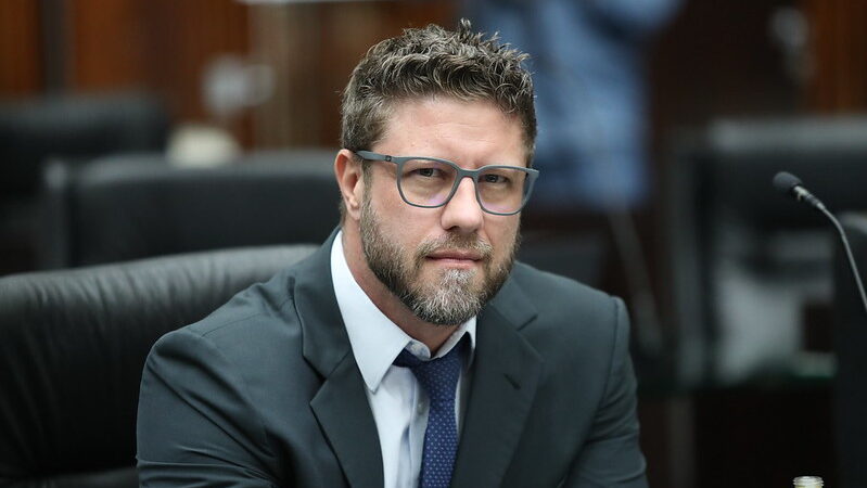 Ágili aponta: nenhum aliado de Ratinho Junior ameaça a liderança de Requião Filho no Paraná