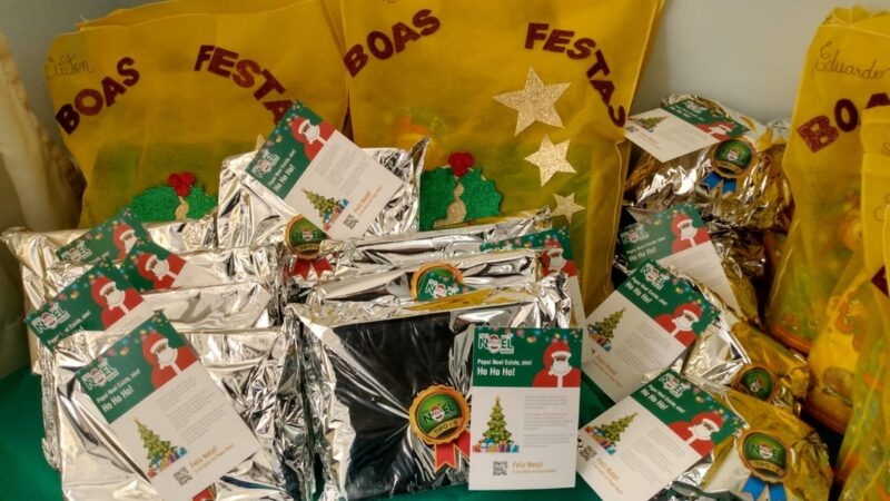 Público é convidado a escrever cartinhas em nome do Noel