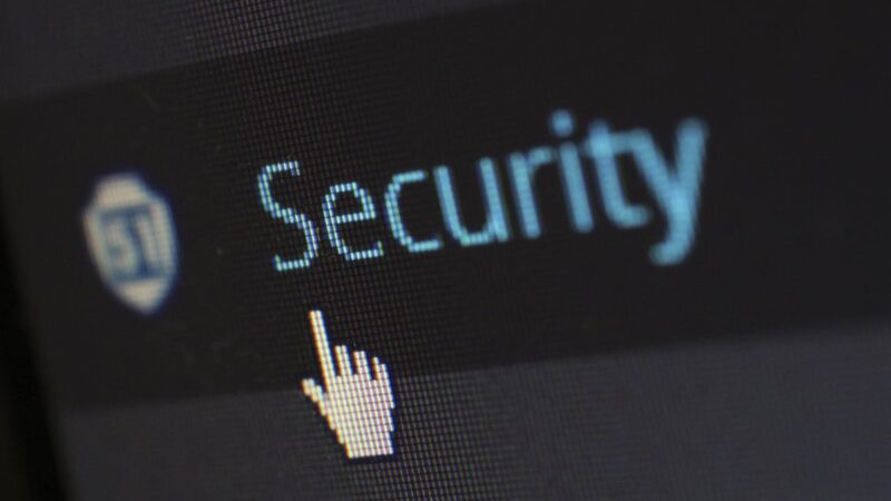 Nova fronteira da proteção logística une segurança física e digital