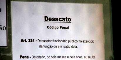 Seria mais eficiente se o aviso fosse: Estamos aqui para atender às suas necessidades de forma respeitosa e com atendimento humanizado?