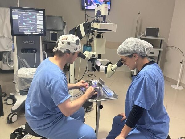 Hospitais recebem simuladores de cirurgias de catarata