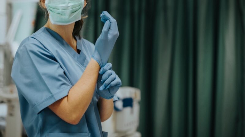 PL garante prioridade médica a profissionais de enfermagem