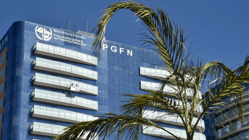 Lei endurece regras fiscais em meio a recorde de arrecadação