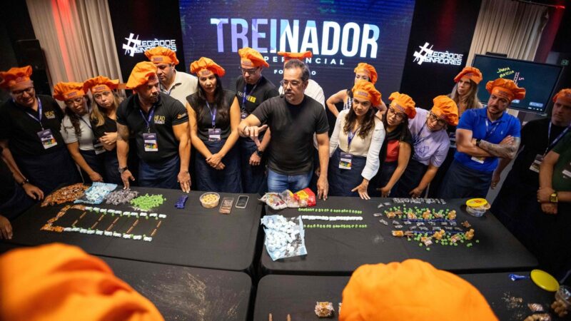Treinador atua como facilitador de autoconhecimento em grupo
