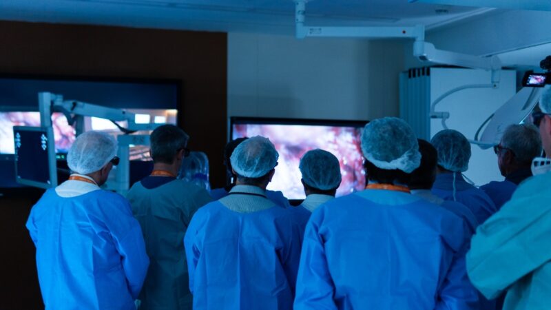 Cirurgias de alta precisão também sobrecarregam o corpo