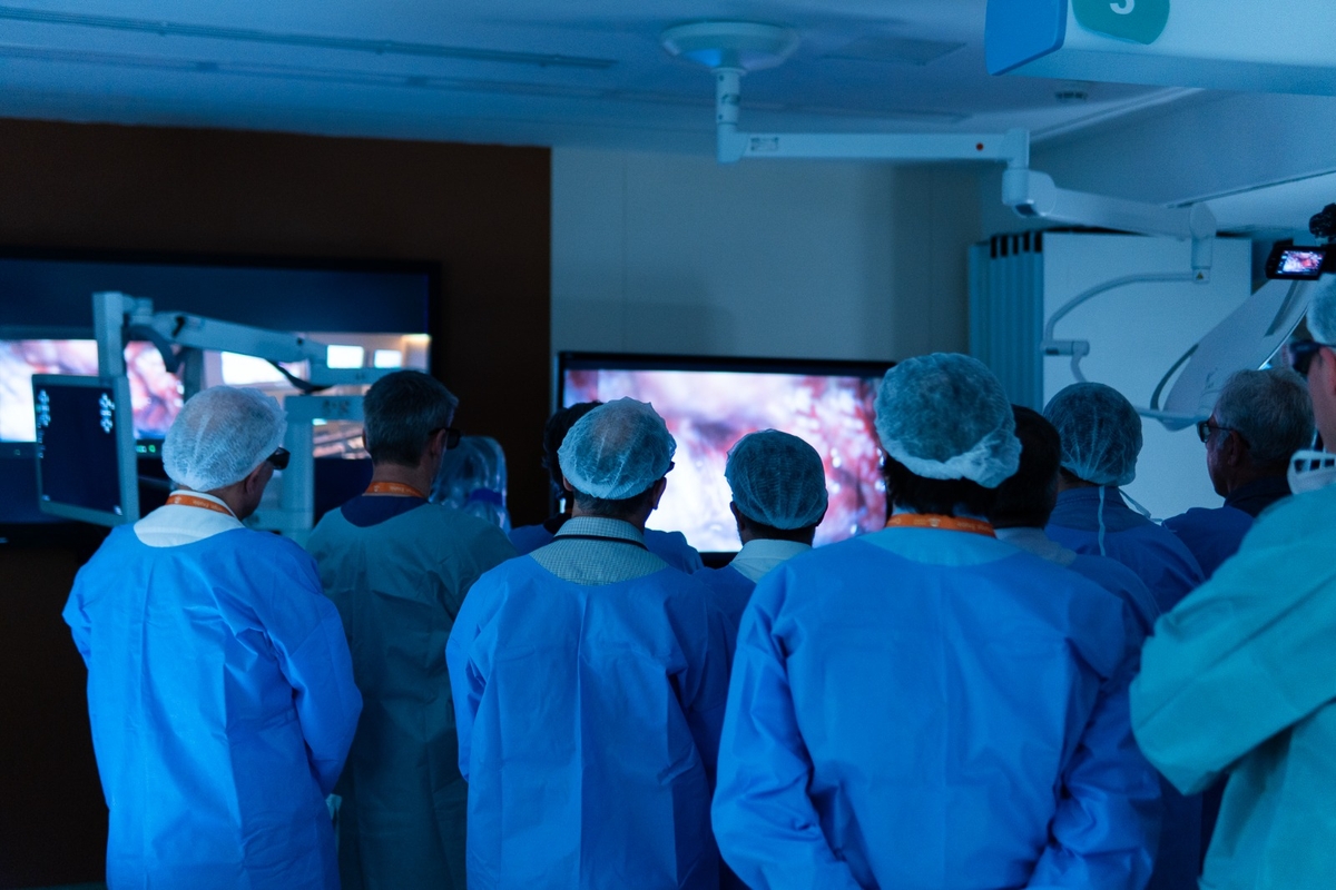 Cirurgias de alta precisão também sobrecarregam o corpo