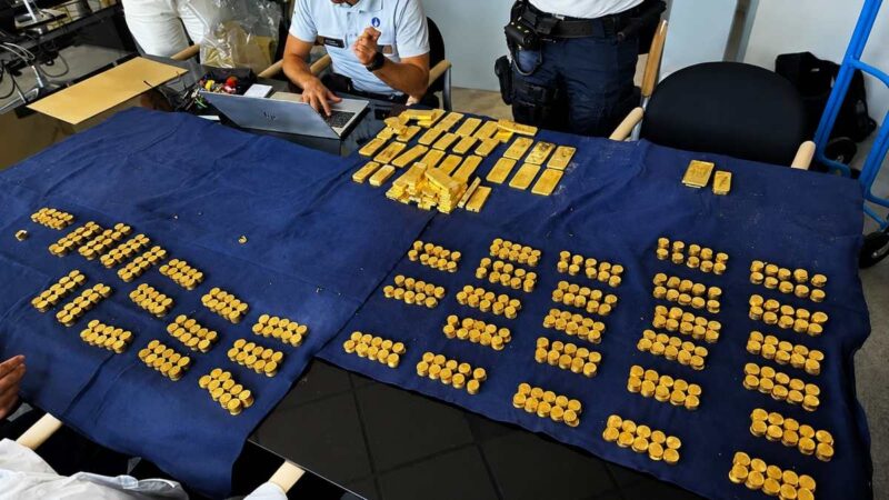 Pedreiros encontram tesouro em ouro cotado em R$ 54 milhões