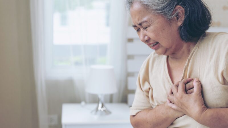 Infarto: sintomas variam entre homens e mulheres