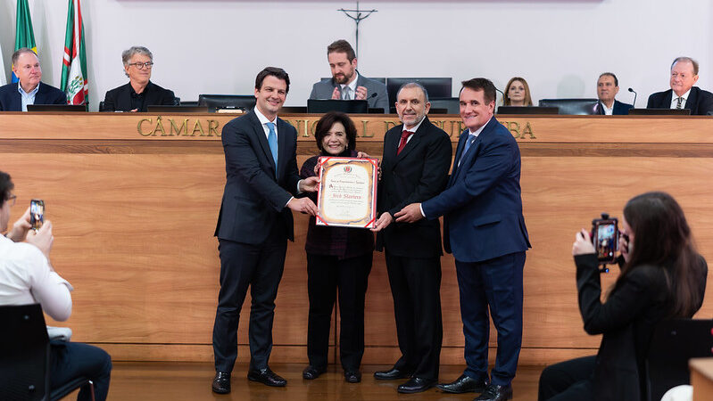 Câmara de Curitiba homenageia trajetória de 80 anos da Ford Slaviero, concessionária mais antiga da marca no Brasil