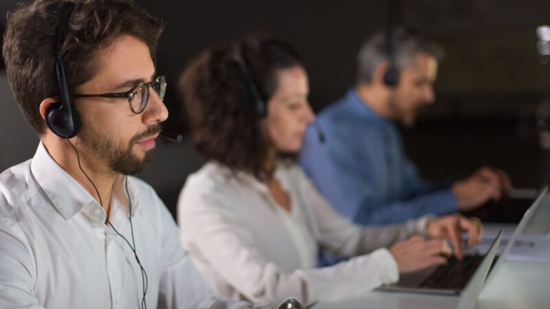 Cresce a oferta de vagas no setor de telesserviços, mas faltam candidatos