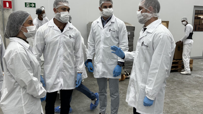 Diretor da Anvisa visita nova fábrica da Soldiers Nutrition